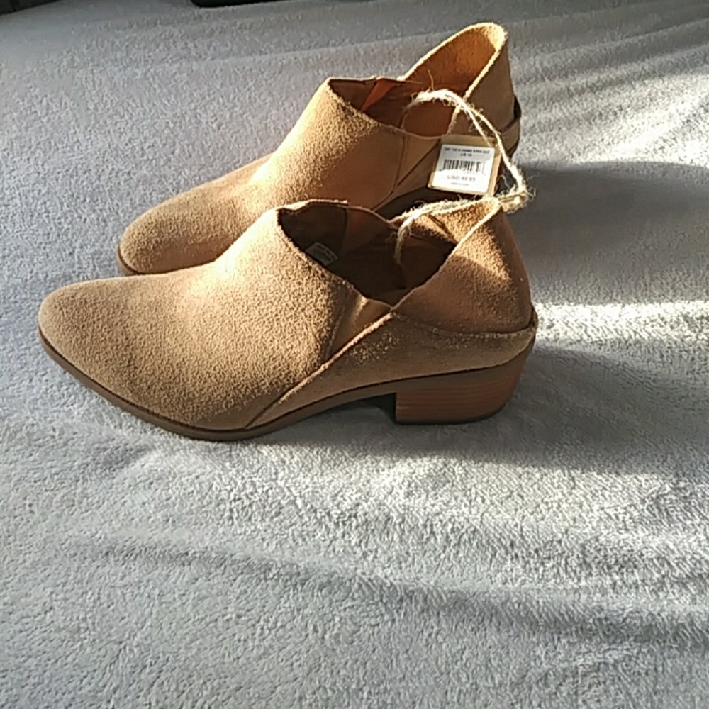 American Eagle Outfitters suede boots